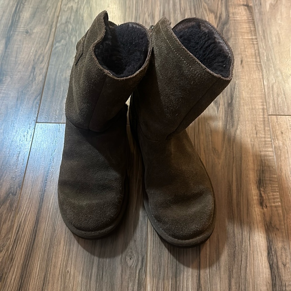 Women’s UGG boots size 6